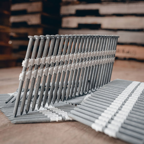 FR.131-3HDGRS 21 Degree .131" x 3" Plastic Collated Exterior Galvanized Ring Shank Full Round Head Framing Nails (2000 Count)